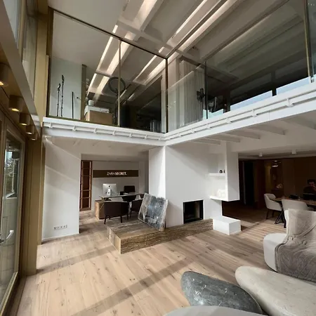 Penthouse Mit Innenpool, Sauna Und Fitnessraum Apartmán *